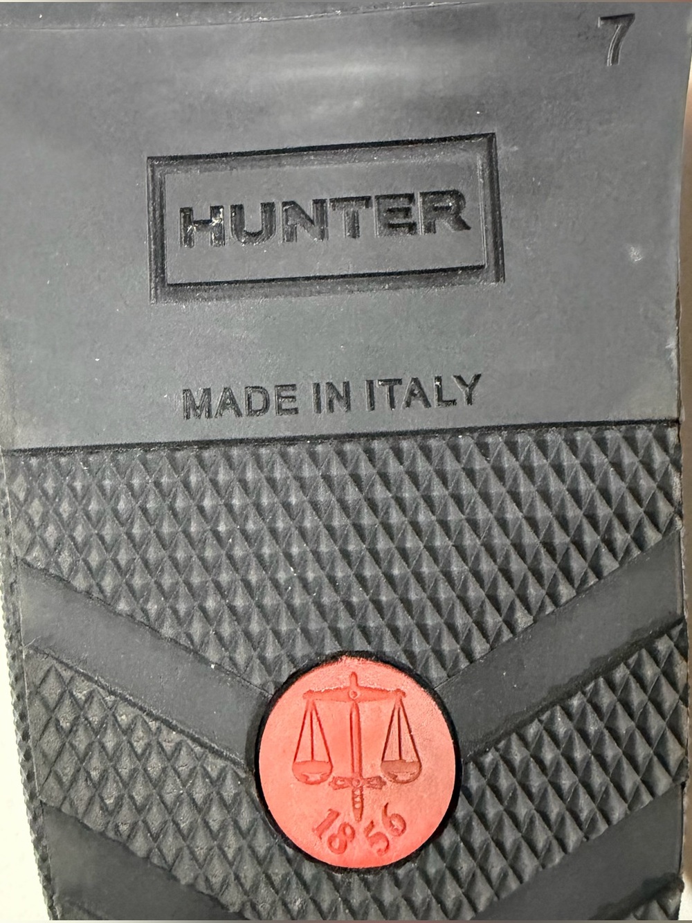HUNTER • SLIDES - Picture 4 of 5